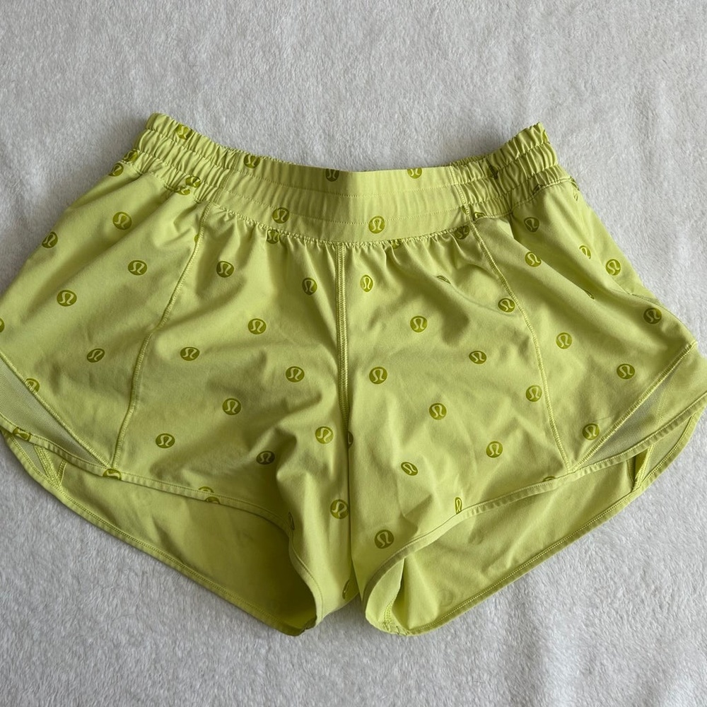 NWOT Lululemon Hotty Hot Short II *Long 4" Polka Dot Logo Lemon Vibe Matte Green